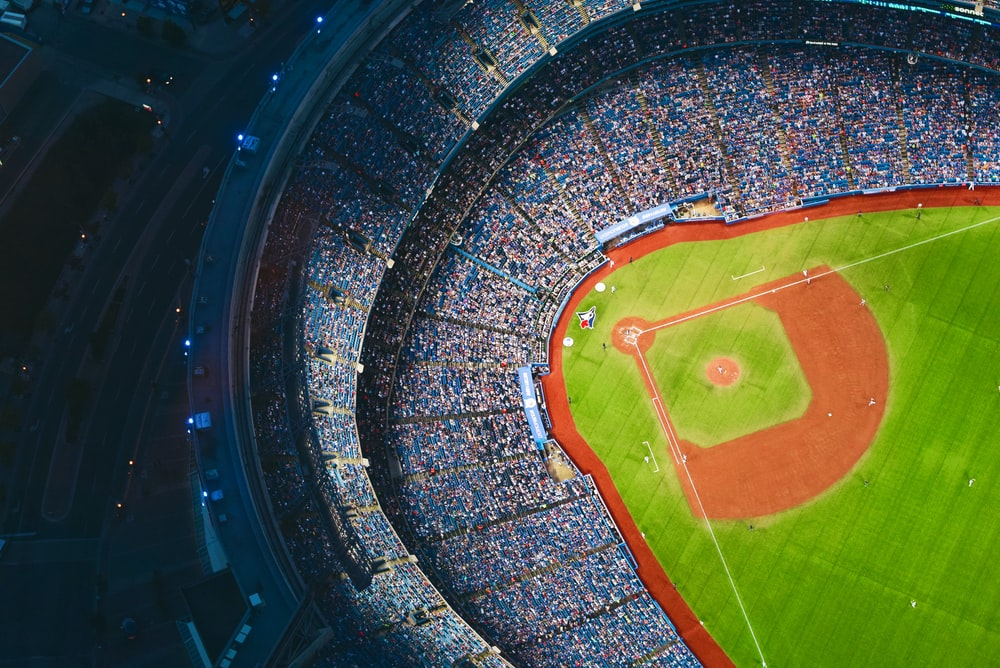 players-fans-baseball-stadium.